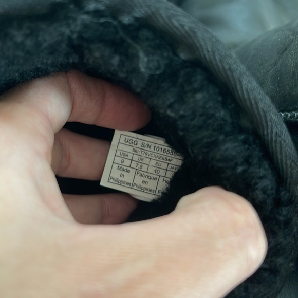 Authentic UGG super clean Woman Black UGG boots size 9 - Picture 7 of 7